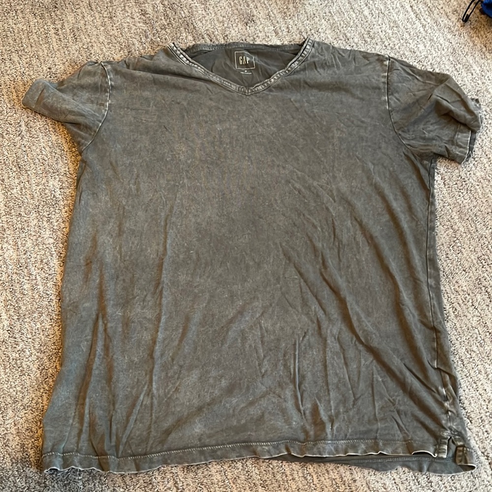 Men’s gap T-shirt size medium